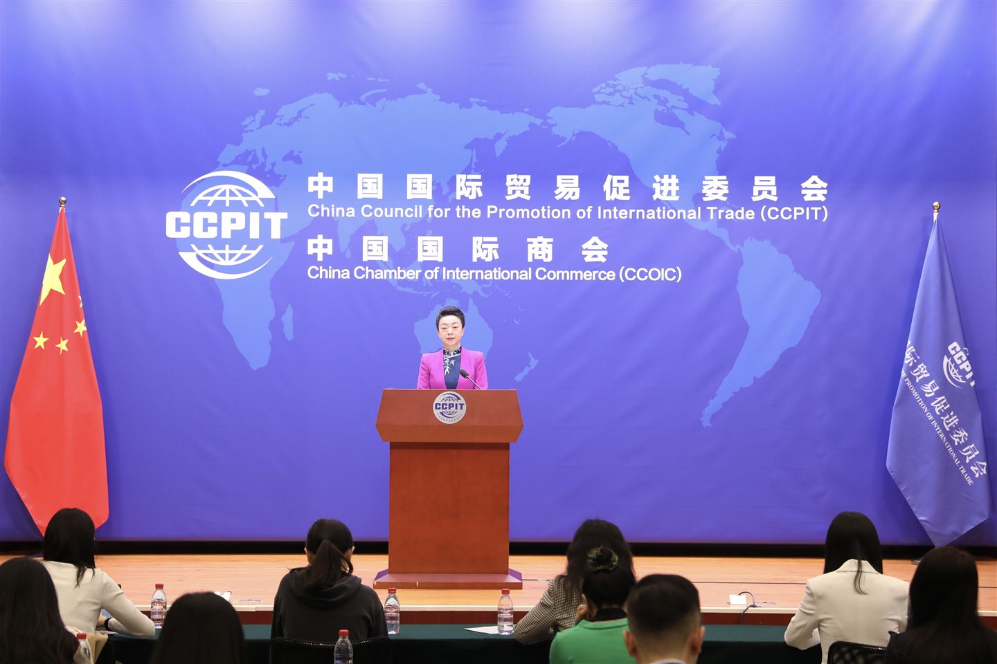 中国贸促会举行4月例行新闻发布会